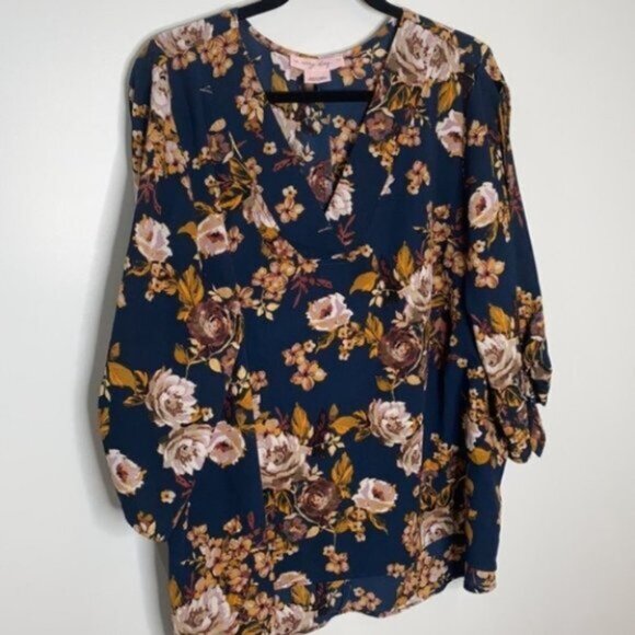 In Every Story... Women Long Sleeve All Over Flower Print Blouse Plus Size 2X - Picture 2 of 12